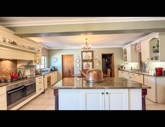 5 BEDROOM FREESTANDING FOR SALE IN SHORTENS COUNTRY ESTATE